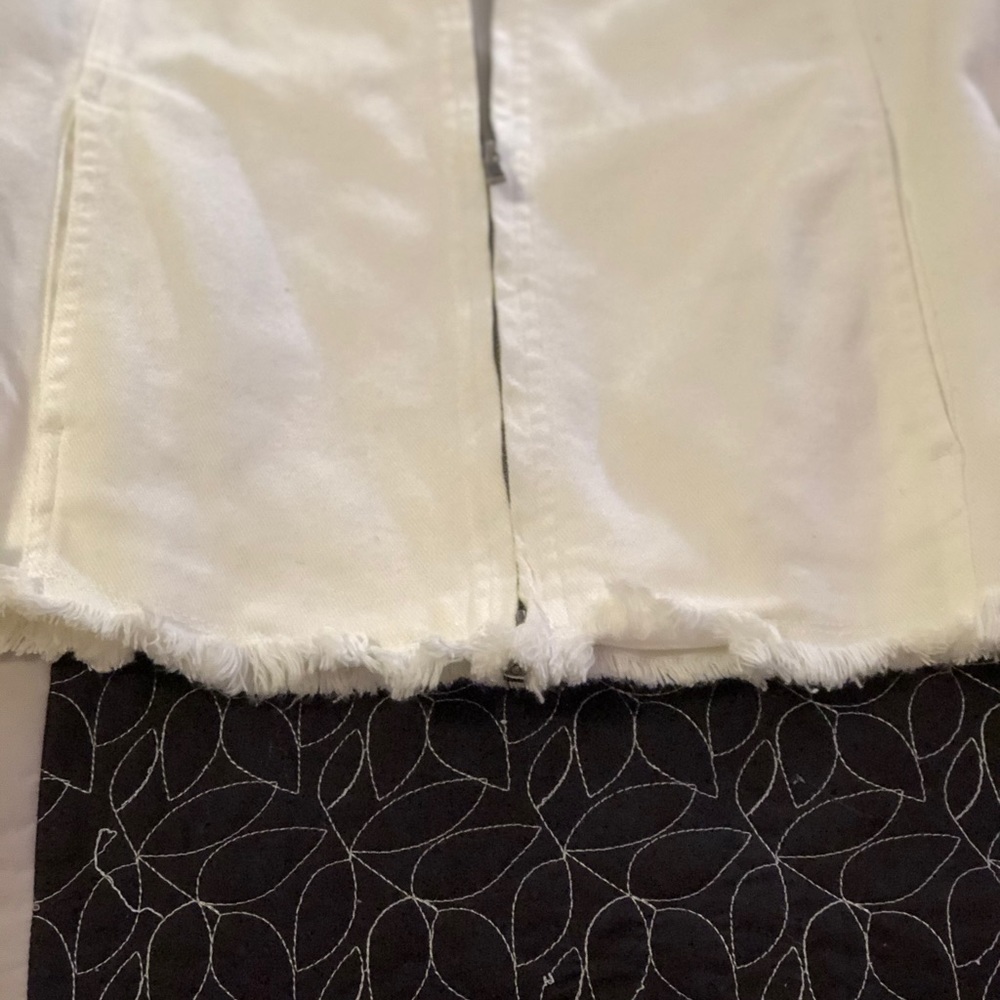 Liz Claiborne white denim jacket - Picture 4 of 4